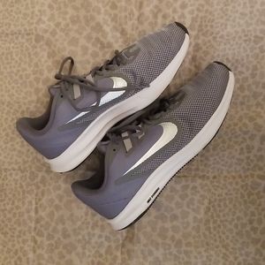 Nike, Gray Running Shoes, Size 8